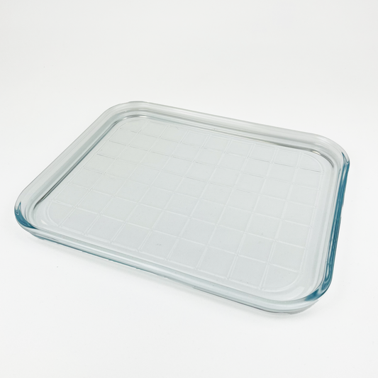 Glass tray for desiccant